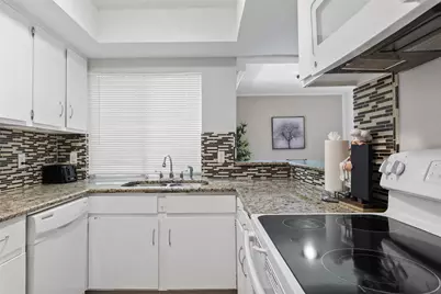 2104 Via Balboa, Carrollton, TX 75006 - Photo 7