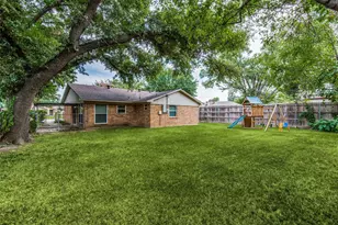 2131 Onetta Dr, Irving, TX 75061 - Photo 11