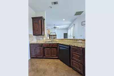 916 Winding Road, Granbury, TX 76049 - Photo 7