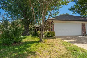 6618 Parkview Ln, North Richland Hills, TX 76182 - Photo 1