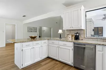 5016 Kemble Street, Fort Worth, TX 76103 - Photo 7