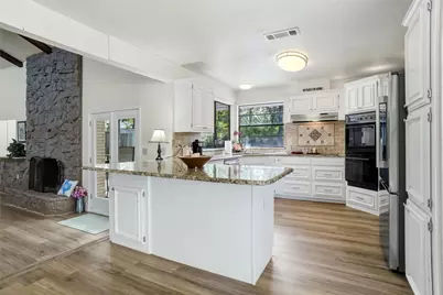5016 Kemble Street, Fort Worth, TX 76103 - Photo 5