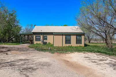 542 McCartney Lane, Tye, TX 79563 - Photo 3