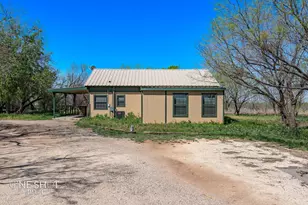 542 McCartney Ln, Tye, TX 79563 - Photo 3