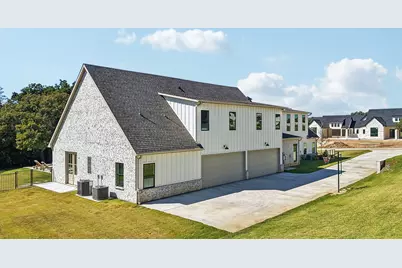 300 Mint Ridge Drive, Burleson, TX 76028 - Photo 3