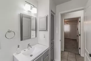 820 SW Southridge Dr, Burleson, TX 76028 - Photo 21