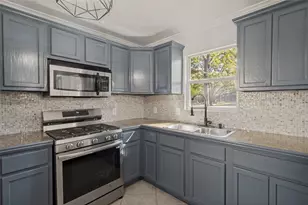 521 Greenbriar Ln, Highland Village, TX 75077 - Photo 9