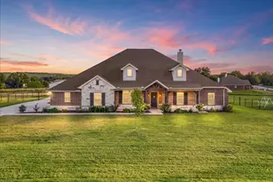 1004 Northern Oaks Ct, Springtown, TX 76082 - Photo 1