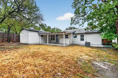 1607 Laura Road, River Oaks, TX 76114 - Photo 33