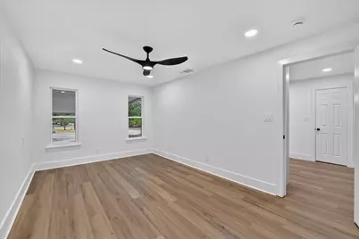 1607 Laura Road, River Oaks, TX 76114 - Photo 23