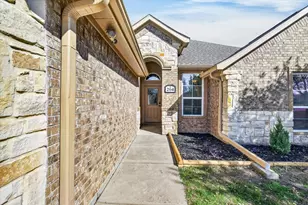 204 Bounding Main St, Gun Barrel City, TX 75156 - Photo 3