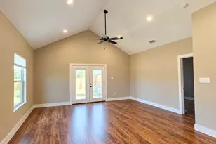 1304 Glenwood Cir, Breckenridge, TX 76424 - Photo 5
