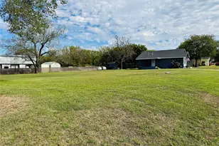 205 E Cardinal St, Ector, TX 75439 - Photo 21