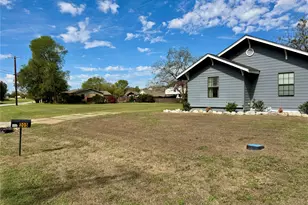 205 E Cardinal St, Ector, TX 75439 - Photo 19