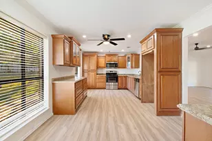 510 W Division, Blossom, TX 75416 - Photo 7