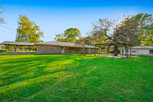 510 W Division, Blossom, TX 75416 - Photo 17
