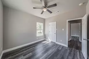 708 Elba St, Bowie, TX 76230 - Photo 25