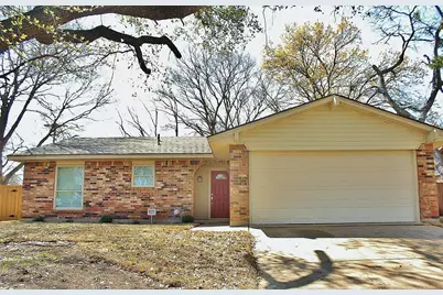 302 Linkwood Drive, Duncanville, TX 75137 - Photo 1