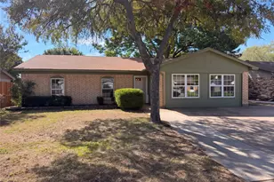 529 Edwards Dr, Saginaw, TX 76179 - Photo 1