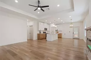 933 N 12th St, Waco, TX 76707 - Photo 9