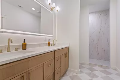 933 N 12th Street, Waco, TX 76707 - Photo 17