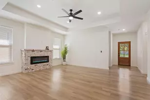 933 N 12th St, Waco, TX 76707 - Photo 5