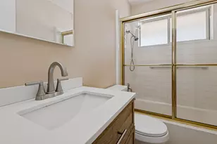 2218 Royal Oaks Dr, Irving, TX 75060 - Photo 7