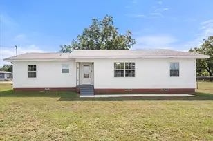 405 Moody St, Fairfield, TX 75840 - Photo 1