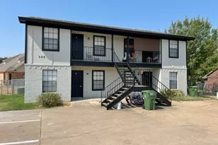 320 N Queens Ct N, Mansfield, TX 76063 - Photo 1