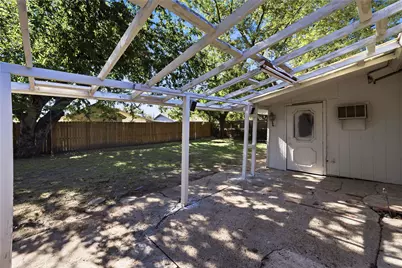 333 Blueberry Lane, Grand Prairie, TX 75052 - Photo 15