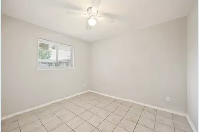 1001 W Elm Street #201, Denison, TX 75020 - Photo 9