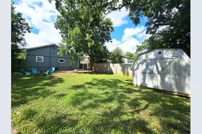 327 E Hull Street, Denison, TX 75021 - Photo 33