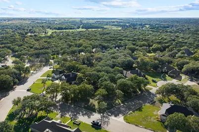 1027 Dominion Oaks Drive, China Spring, TX 76633 - Photo 11