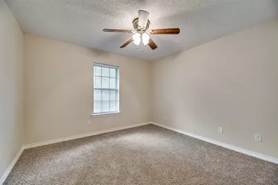 908 Chamberlain Street, Irving, TX 75060 - Photo 17
