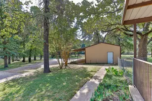 864 Co Rd 2114, Gainesville, TX 76240 - Photo 35