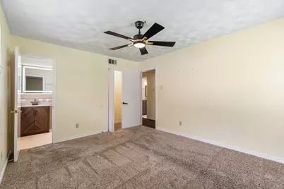 2334 Rockyglen Drive, Dallas, TX 75228 - Photo 15