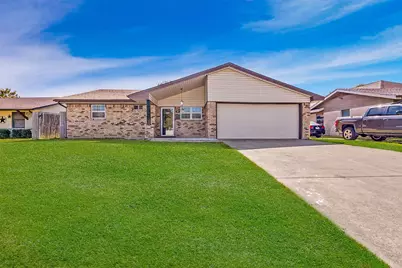 521 Cranbrook Lane, Grand Prairie, TX 75052 - Photo 1