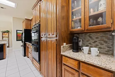 324 Highpoint Road, Burleson, TX 76028 - Photo 19
