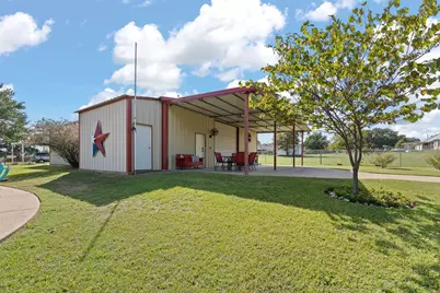 324 Highpoint Road, Burleson, TX 76028 - Photo 5