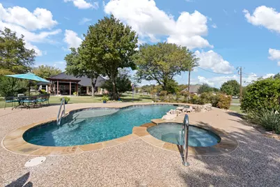324 Highpoint Road, Burleson, TX 76028 - Photo 11