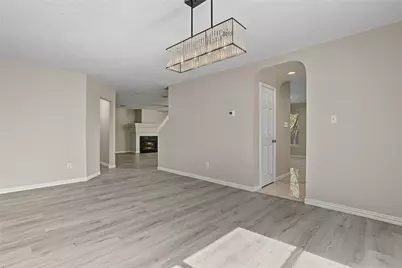 3152 Pine Valley Drive, Grand Prairie, TX 75052 - Photo 9