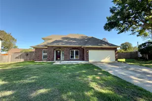 5609 Farris Dr, Arlington, TX 76017 - Photo 1