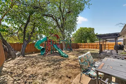 2130 Bowie Drive, Carrollton, TX 75006 - Photo 27