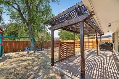 2130 Bowie Drive, Carrollton, TX 75006 - Photo 25