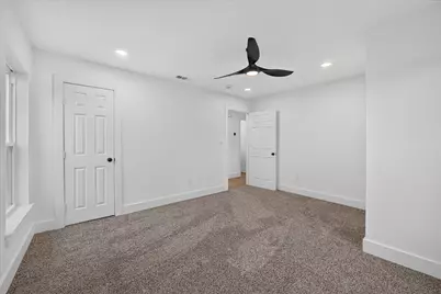 1607 Laura Road, River Oaks, TX 76114 - Photo 15