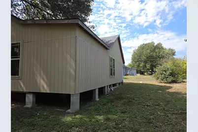 401 E Hopkins Street, Mexia, TX 76667 - Photo 3