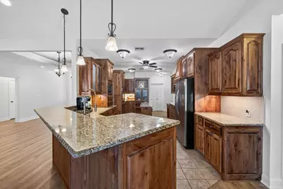 3410 Christina Court N, Athens, TX 75752 - Photo 7