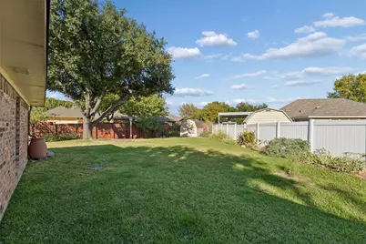 2051 Robin Hill Lane, Carrollton, TX 75007 - Photo 27