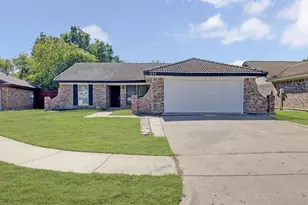 1534 Twin Post Dr, Arlington, TX 76014 - Photo 1