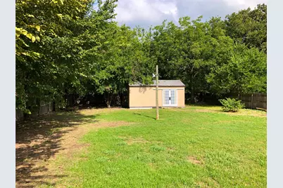 1108 Locust Street, Gainesville, TX 76240 - Photo 9